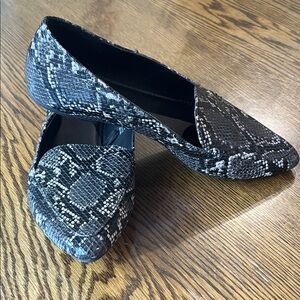 Time and Tru Black & Gray Snake-Print Slip-On Flats